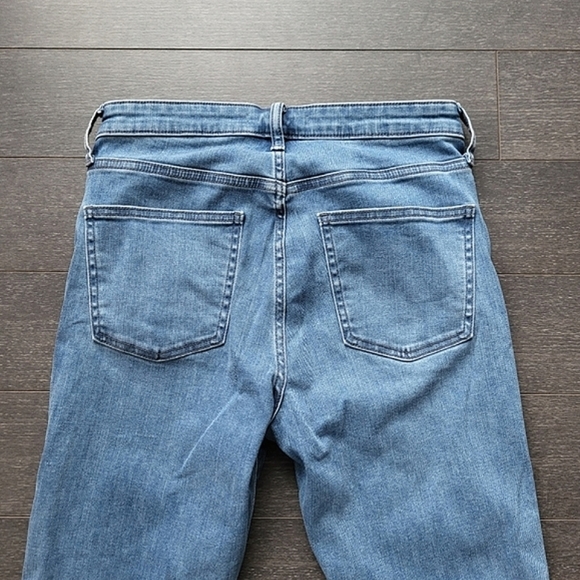 Uniqlo High Rise Straight Leg Denim Jeans - Picture 3 of 8